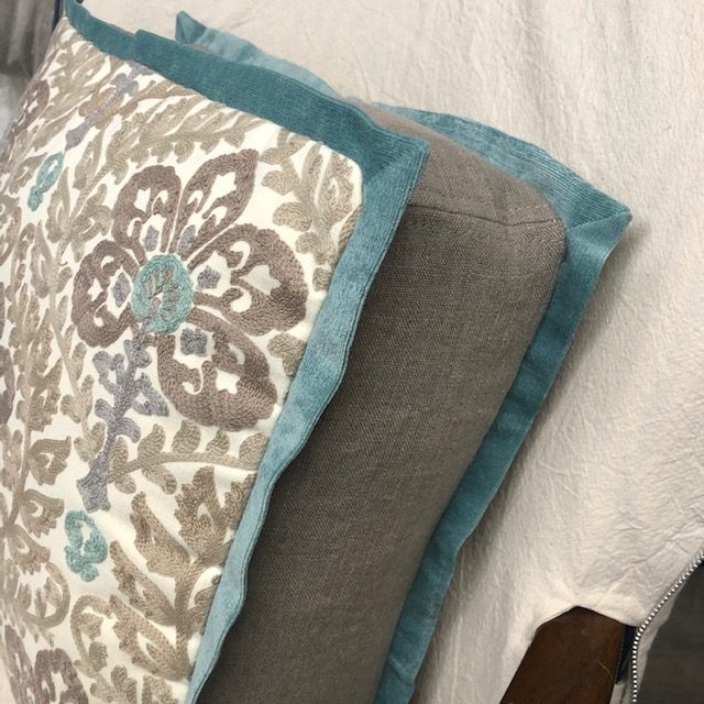 Boxed Pillow with Contrast Mitered Flanges